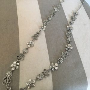 Daisy necklace